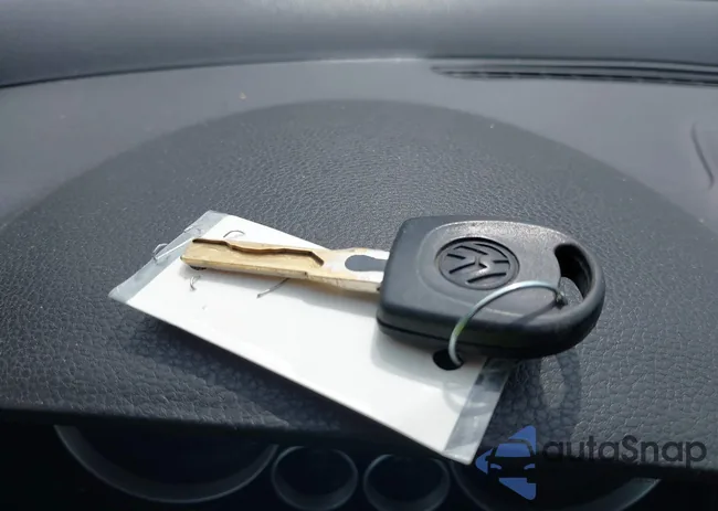 WVWEV71K19W012748: 41897940