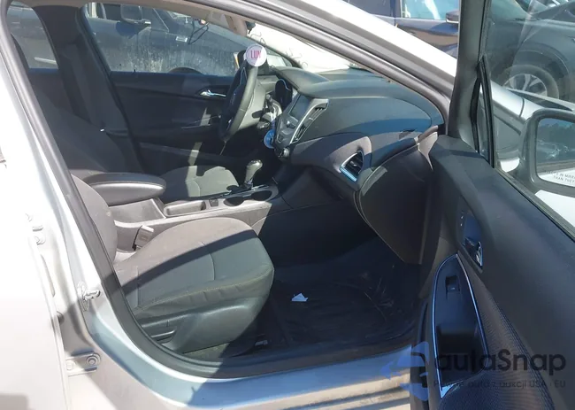 1G1BC5SM1J7213182: 41898062