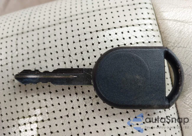 3LNHM26196R665616: 41898732