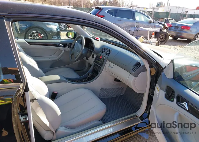 WDBLJ70G82T120757: 41899108