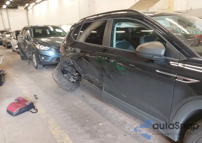 3VVMX7B2XNM036997: 41899800