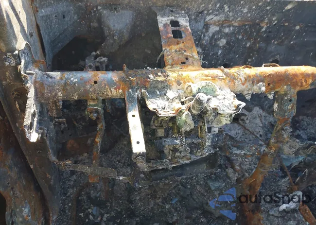 KM8SMDHF2JU277624: 41901664