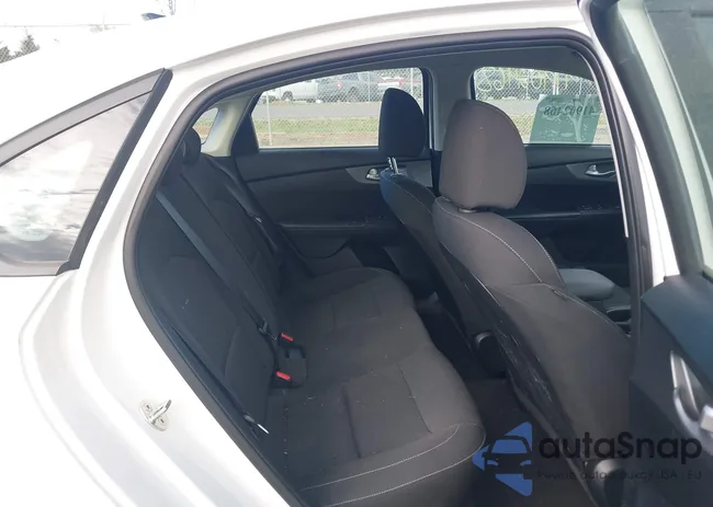 3KPF24AD2KE042693: 41902468