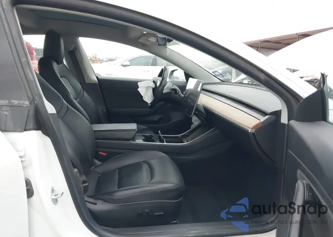 5YJ3E1EA7JF005818: 41902713