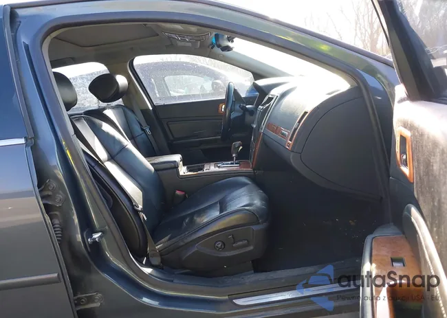 1G6DW67V680152576: 41903255