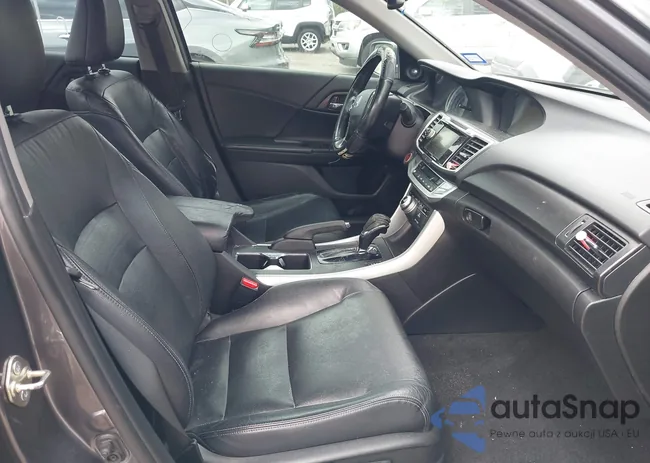 1HGCR2F88FA086514: 41903639