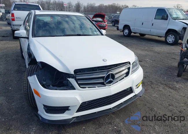 WDDGF8AB0ER315661: 41902836