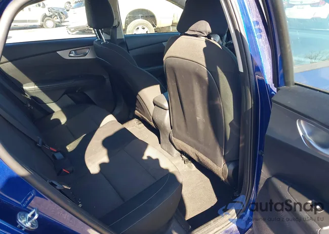 3KPF24AD5PE516241: 41903038