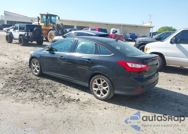 1FADP3J27EL227311: 41904675