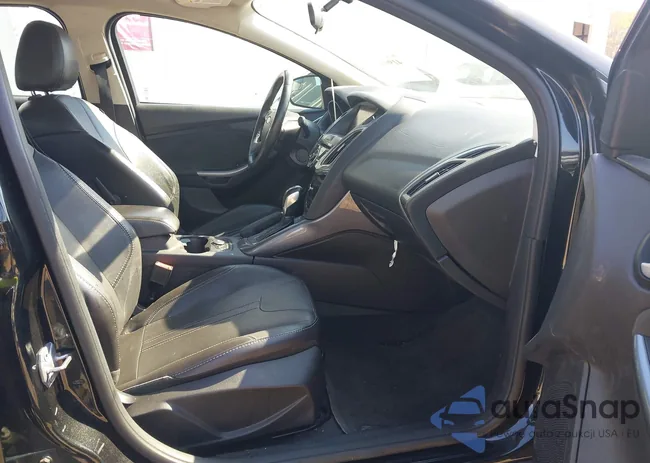 1FADP3J27EL227311: 41904675