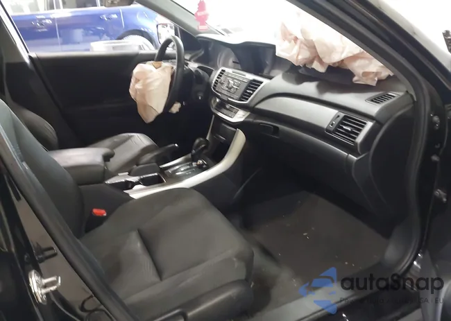 1HGCR2F39FA098661: 42906785