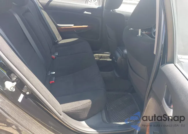 1HGCP2F76CA092501: 42906350