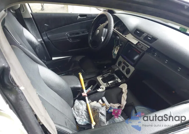 WVWXK93CX9E128085: 42907825