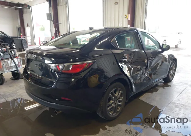 3MYDLBYV2KY517878: 42908784