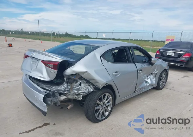 3MZBN1V37JM204955: 42909077