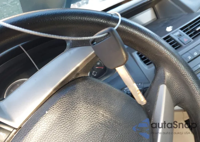 1HGCP2F3XBA026688: 42909171