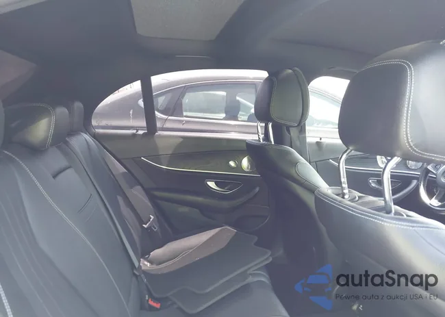 WDDZF4JB6HA085600: 42909744