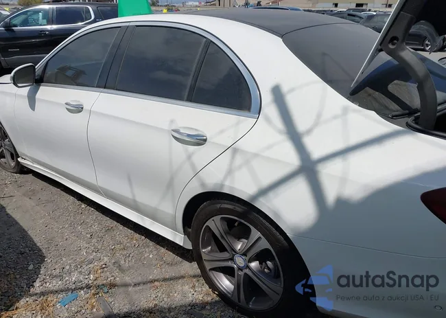 WDDZF4JB6HA085600: 42909744