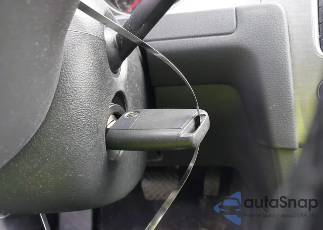 3VW017AU7HM526123: 42909879