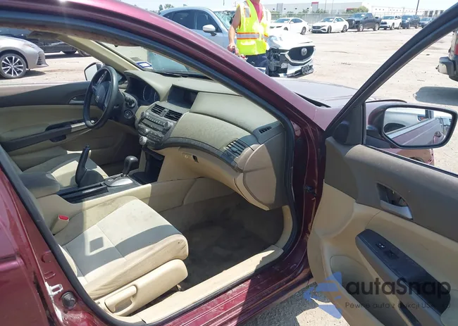 1HGCP2F35AA037810: 42910172