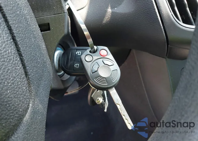 1FADP3F22GL202103: 42909438