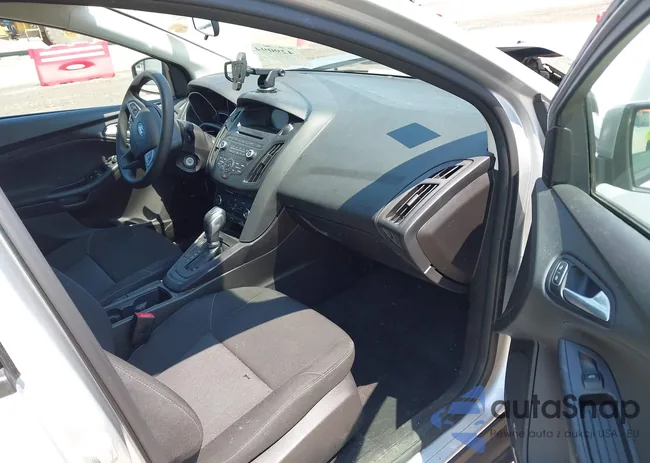 1FADP3F22GL202103: 42909438