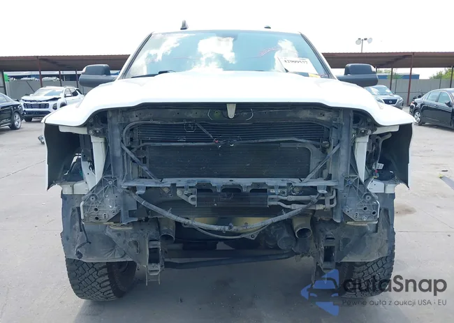 3C6UR5DL8KG605656: 42909577