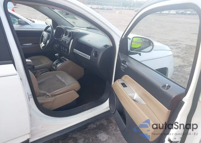 1C4NJCEB7FD145861: 42910930