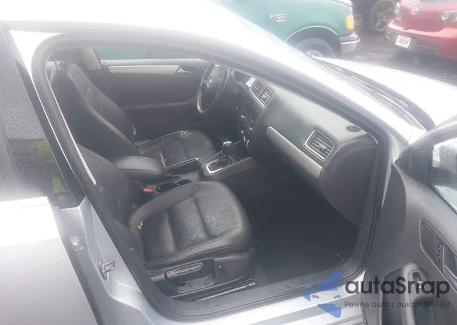 3VWDP7AJ5DM353802: 42911249