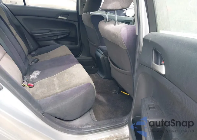 1HGCP2F36AA158281: 42911695