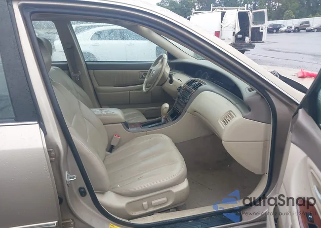 4T1BF28B52U226812: 42911754