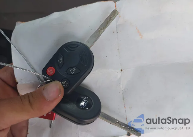 1FADP3F23DL180589: 42911954