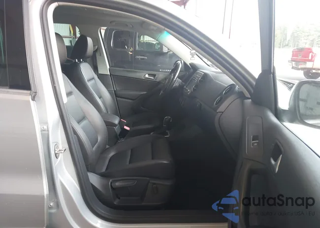 WVGBV3AX6DW570929: 42912173