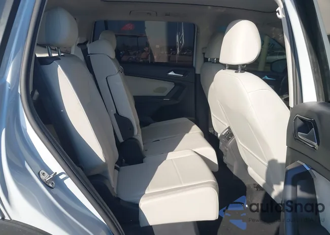 3VV2B7AXXJM184242: 42911405