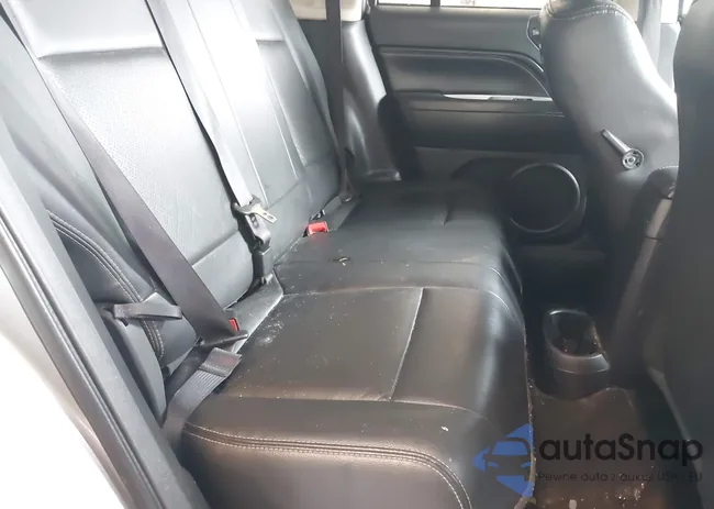 1C4NJDEB4GD723969: 42912678