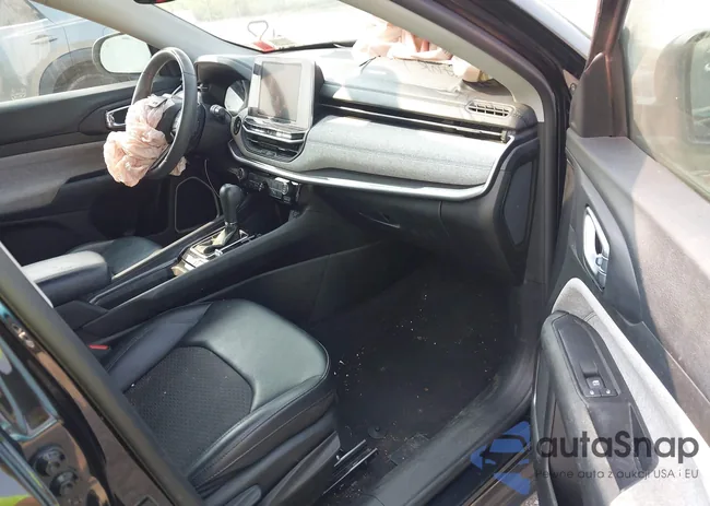 3C4NJDBB5NT129161: 42913924