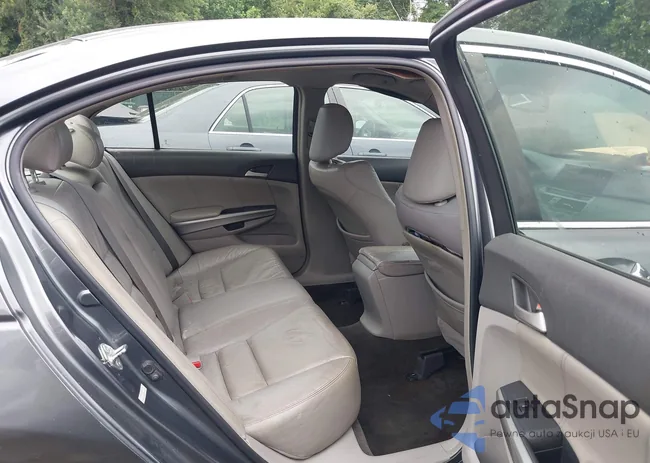 1HGCP36828A070386: 42913415