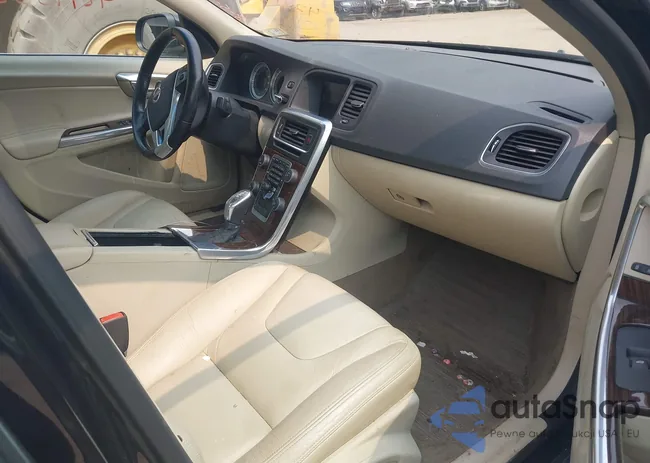 YV1612FH6D1228398: 42913530