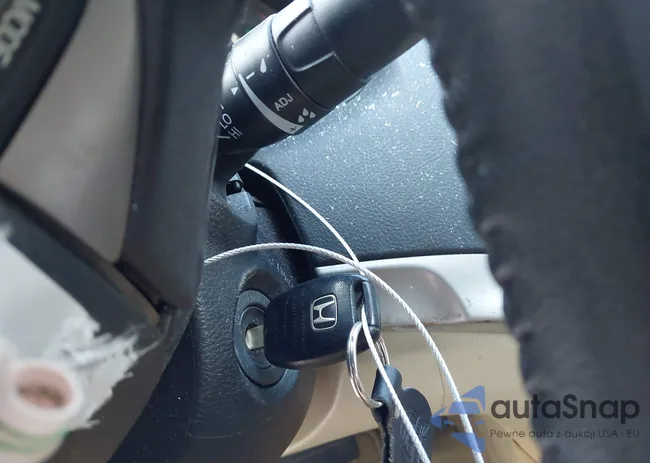 1HGCP2F69CA103949: 42913622