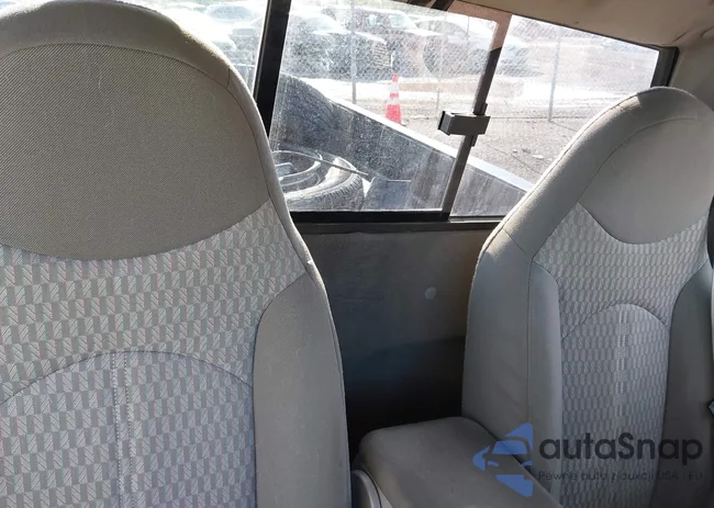 4F4YR12U03TM00844: 42914862