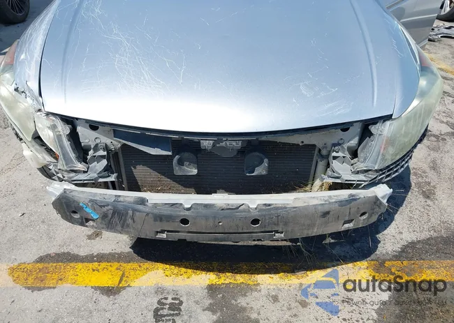 1HGCP2F60CA052647: 42914349