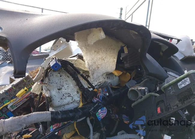 19UUA9F39EA800125: 42915708