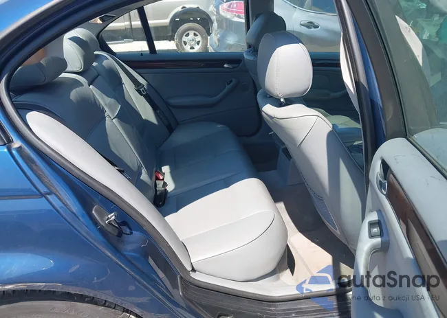 WBAEU33423PM57718: 42915962