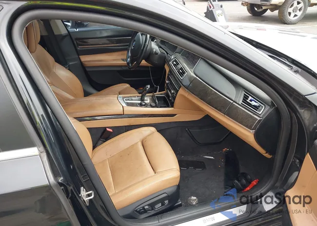 WBAYF8C56DDE59233: 42916125