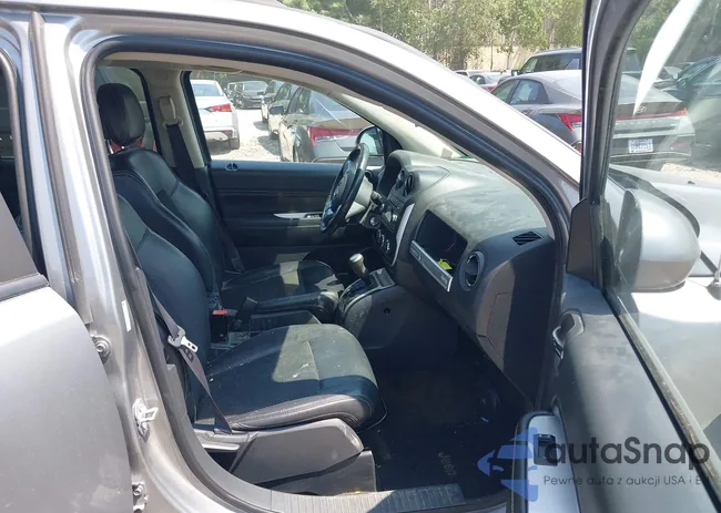 1C4NJDEB2GD663044: 42916708