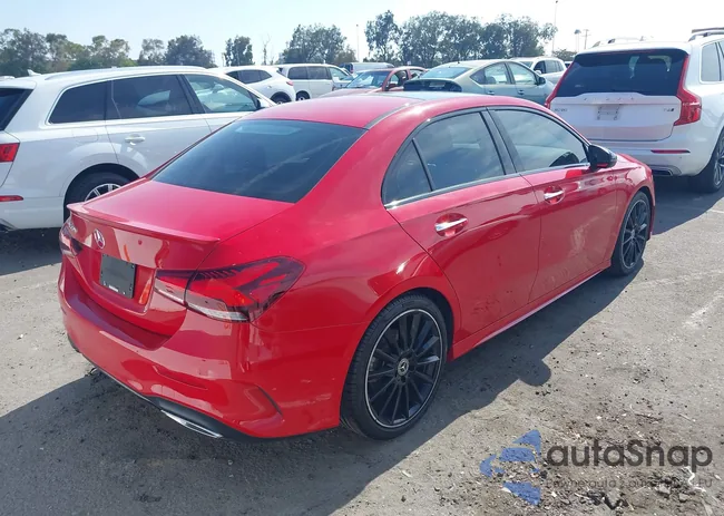 WDD3G4EB1LW039827: 42916807