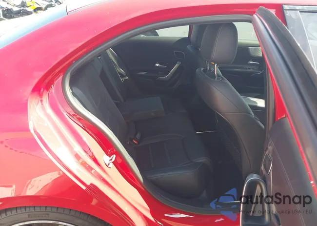 WDD3G4EB1LW039827: 42916807