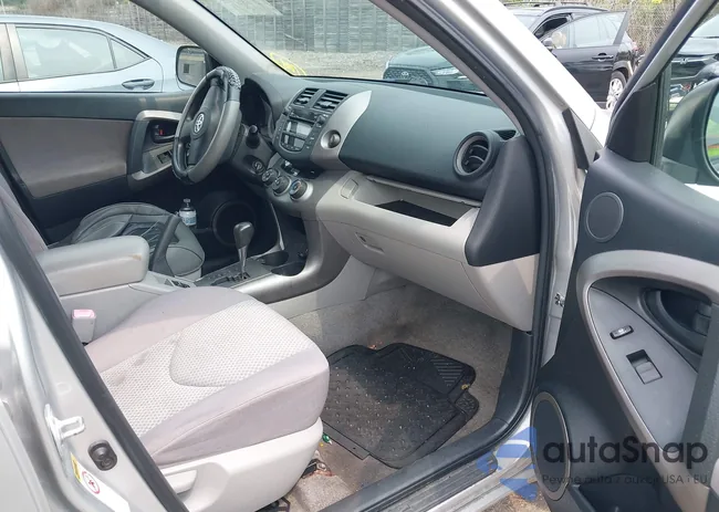 JTMBD33V266014123: 42917166