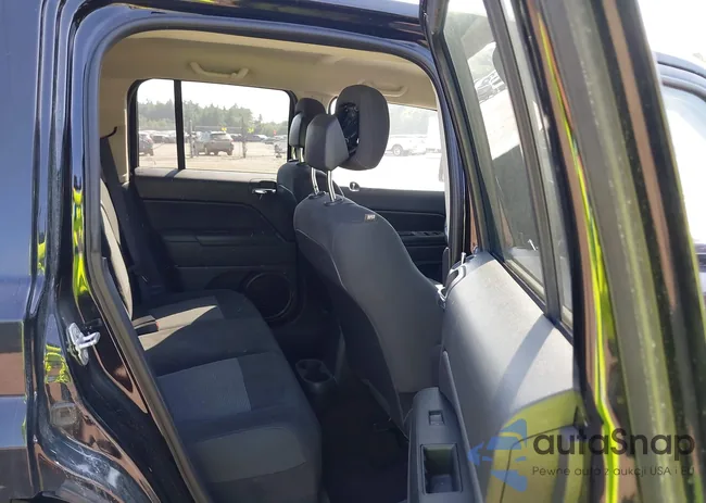 1C4NJRFB8FD425192: 42917171