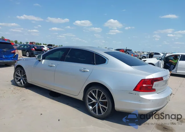 LVY982MK0JP033959: 42917175